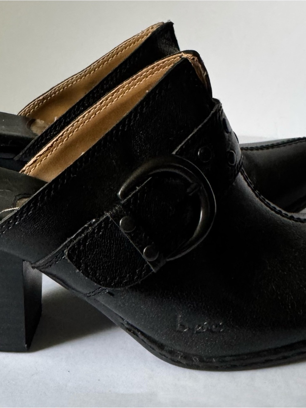 b.o.c Born Concept Women's 6 Black Leather Clogs Mules Buckle Heels